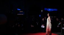 “Brienne din Tarth”, într-o rochie futuristă, greu de privit. Cum arată spectaculoasa creație