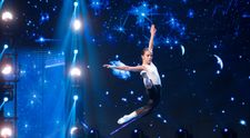 Plină de grație și talent la doar 12 ani, Iris Anghelina a spus o poveste emoționantă în pași de dans pe scena de la Românii au talent: „Ești wow!”