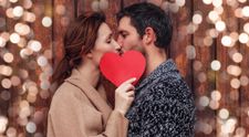 S-a inventat kit-ul care stabilește compatibilitatea în cuplu: saliva joacă un rol important
