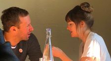 Dakota Johnson și Chris Martin s-au despărțit, după aproape 2 ani de relație. Care este motivul