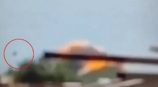 Un ”obiect zburător misterios” surprins lângă avionul India Air, chiar înainte de prăbușirea fatală. Ce se observă pe înregistrarea video a dezastrului