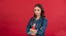 Teona Stavarachi este Alma Coman, cea care a iubit un bărbat și a venit după el într-o lume străină ei, în GROAPA!