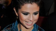 Selena Gomez, aparitie sexy intr-o rochie cu spatele gol. Uite cum s-a afisat la premiera celui mai recent film al ei