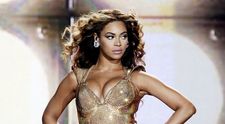 Beyonce, incredibil de sexy într-o nouă ședință foto! Cum își promovează artista colecția de haine