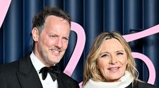 Kim Cattrall s-a măritat în secret, la 69 de ani, cu iubitul ei mai tânăr. Internetul explodează: „De ce s-ar însura un bărbat de 50 cu o femeie de 70?!