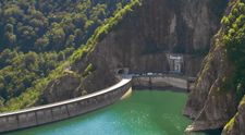 Lacul Vidraru va fi golit complet. Ce s-ar putea găsi în adâncul apelor