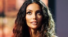 Claudia Pavel a făcut senzație la plajă. Cântăreața a uimit cu talia ei subțire: „Beach baby”