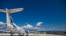 Comuna din România, de 7000 de locuitori, care are aeroport și patinoar de lux, mai mare decât cele din București! FOTO