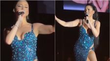 O cântăreață celebră a ajuns ținta glumelor pe internet, după ce și-a arătat părțile intime în timpul unui concert! Videoclipul s-a viralizat rapid