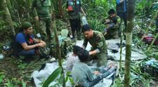Miracol în Amazon! Patru copii au fost găsiți în viață la 40 de zile după ce avionul lor s-a prăbușit în junglă
