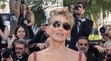Sharon Stone și-a pozat “corpul imperfect” topless și a încărcat poza pe Instagram: Ești superbă!