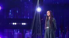 Românii au talent 2021: Laura Dinu a transmis un mesaj emoționant prin interpretarea sa. ”Versurile sunt foarte puternice”