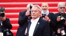 Cine primește cea mai mare parte din averea lui Alain Delon. Testamentul a fost trimis celor trei copii ai săi
