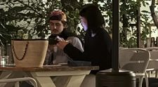 Au crezut că scapă neobservați! Celebrul actor și iubita miliardară, așa cum nu i-a mai văzut nimeni! În ce ipostaze au fost surprinși cei doi de paparazzi, la restaurant
