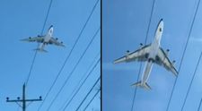 ”E o eroare în Matrix!” Un avion surprins complet nemișcat pe cer a devenit viral pe TikTok