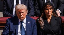 Donald Trump spune lucruri trăsnite. Cine ar trebui să fie, în opinia lui, noul Papa de la Roma! Reacția internauților e hilară: ”Diavolul nu poate fi papă”