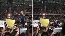 Momentul în care Chris Martin cade într-o gaură din scenă în timpul unui concert, la Melbourne! Cum a reacționat solistul Coldplay VIDEO