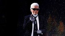 Designerul Karl Lagerfeld a murit la 85 de ani