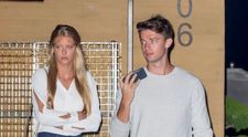 Fiul lui Schwarzenegger si iubita sa blonda, unul dintre cele mai sexy cupluri de vedete. Cum au fost fotografiati cei doi