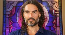 Russell Brand este acuzat de viol. 4 femei au depus mărturie. Cum se apără fostul soț al lui Katy Perry - VIDEO