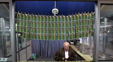A castigat 1,4 milioane de dolari si a ales sa-si ascunda identitatea intr-un mod spectaculos