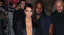 Putine vedete ar indrazni sa poarte tinutele ei. Top 10 cele mai controversate aparitii recente ale lui Kim Kardashian