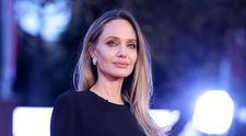 Angelina Jolie, lovită din plin de probleme financiare. Divorțul de Brad Pitt continuă să o coste milioane. Vrea să părăsească America