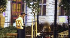 L-a respins pentru ca l-a considerat sarac si prost imbracat. Lectia de viata pe care i-a oferit-o apoi acest tanar