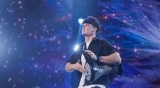 Românii au talent, 18 aprilie 2025. Silva Percussion, studentul de 18 ani din Drobeta-Turnu Severin, care a făcut show cu darbuka. Dragoș: „Ai ceva care ridică publicul în picioare”