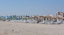„Jeg, apă mizerabilă și nisip plin de scoici”. Cum a descris un român o plajă din Mamaia