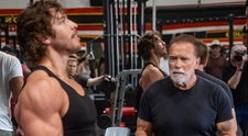 Arnold Schwarzenegger, cu ”copilul din flori”, născut în urma unei aventuri de-o noapte, la sala de forță. Detaliul emoționant care nu le-a scăpat fanilor