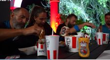 Concurenții Survivor s-au bucurat de recompensa delicioasă: pui#pebune de la KFC