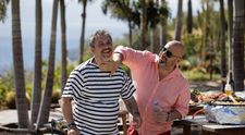 Cei mai iubiți chefi din România continuă aventura culinară în Tenerife! Sorin Bontea, Cătălin Scărlătescu și Florin Dumitrescu au parte de plimbări cu caiacul, curse cu bicicleta, degustări de vinuri locale și chiar o petrecere pe yacht