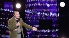 Românii au talent 2023: Adrian Curelariu și-a împlinit un vis: a fost pe o scenă și le-a cântat juraților muzică indiană 