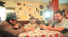 Episodul pilot din “Las Fierbinti” este exclusiv pe Voyo.ro