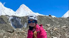 Ce s-a întâmplat cu alpinista care a rămas blocată la o altitudine de peste 7.000 de metri după ce s-a accidentat. Un coleg de echipă a vorbit despre ultima zi petrecută alături de ea