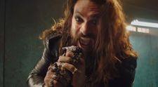 Jason Momoa, dezlănțuit la petrecerea filmului House of Gucci. Actorul a dansat la bustul gol