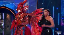 Dezvăluire uluitoare la The Masked Singer SUA. Cine se află în spatele măștii Pasărea Pheonix