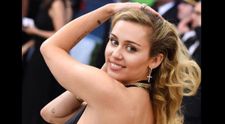Amor 2.0. Ce face Miley Cyrus când îi e dor de iubitul plecat