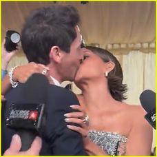 berry-brody-kiss