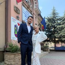 Nu ne îmbrăcăm frumos dar și când o facem , o facem din motive importanteStyling @ely_adam Rochi (3)