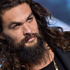 thumb_cat-de-frumoasa-este-fiica-celui-mai-sexy-barbat-din-lume-jason-momoa-la-14-ani-lola-e-combinatia-perfecta