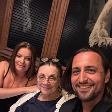 Aseara a fost un moment in care s-au aliniat stelele, si ne-am regasit dupa multi ani, noi , gasca din “INIMA DE TIGAN”🎬❤️. Amintiri frumoase, si poate chiar proiecte noi, cine stie🙏 Multumim @ideamanpr (3)