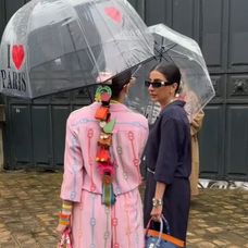 babani-sisters-street