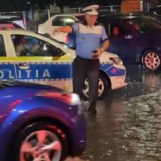 cine e politistul la furtuna