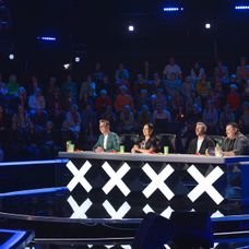 thumbnail_juriul Romanii au talent