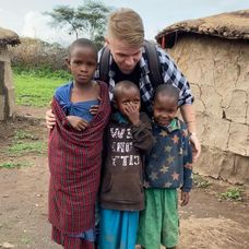 Codin Maticiuc, vacanță și acte de caritate în Africa, departe de amenințarea COVID-19