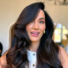 Cand @lauraelenahairartist face magie din parul tau! 💫 (1)