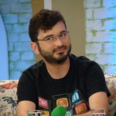 Voltaj