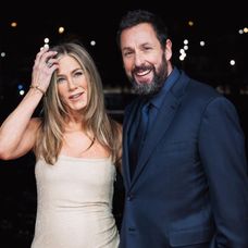 Jennifer Aniston și Adam Sandler 